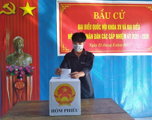 Early voting held in island, mountainous areas of Ca Mau, Quang Binh hinh anh 2