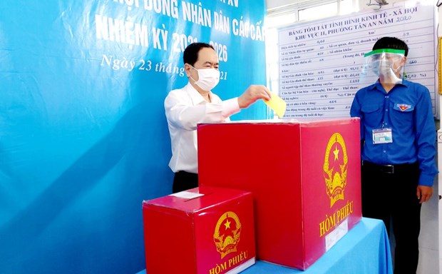 Standing NA Vice Chairman Tran Thanh Man votes in Can Tho city hinh anh 1