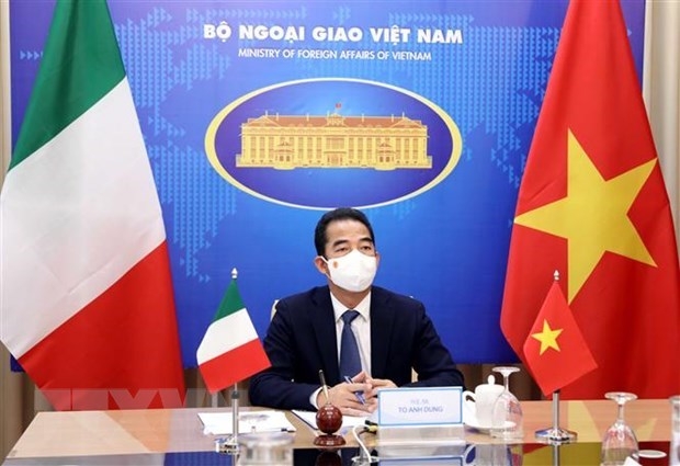 Deputy-ministerial level Vietnam-Italy political consultation held hinh anh 1