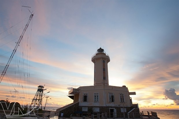Truong Sa lighthouses affirm Vietnam's sovereignty over seas and islands hinh anh 3