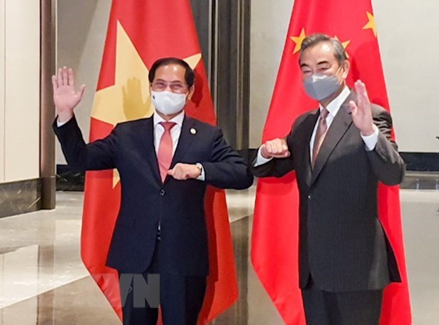 Vietnamese, Chinese Foreign Ministers hold talks hinh anh 1