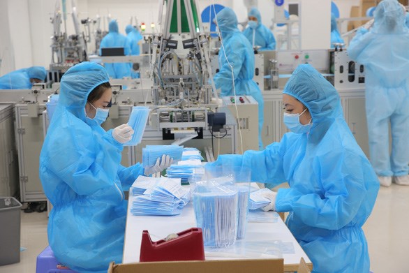 Vietnam’s protective equipment production rises six-fold hinh anh 1