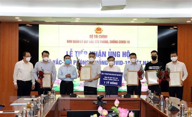 National COVID-19 vaccine fund raises over 4.8 trillion VND hinh anh 1