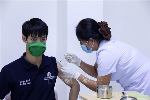 Laos has yet to apply “vaccine passport”: Health Ministry hinh anh 1
