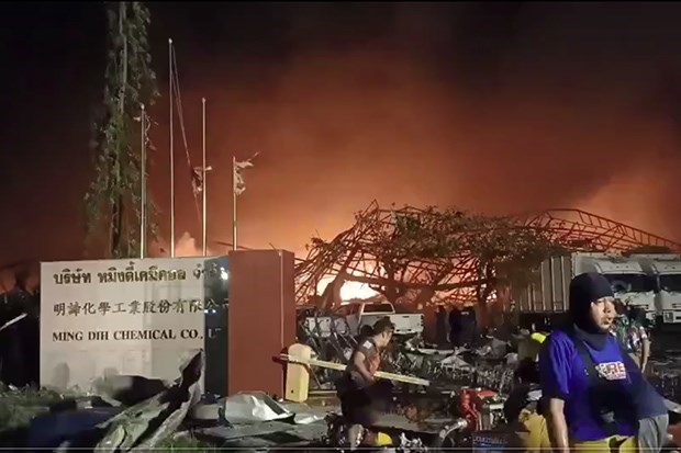 Chemical factory blast injures 21 in Bangkok hinh anh 1