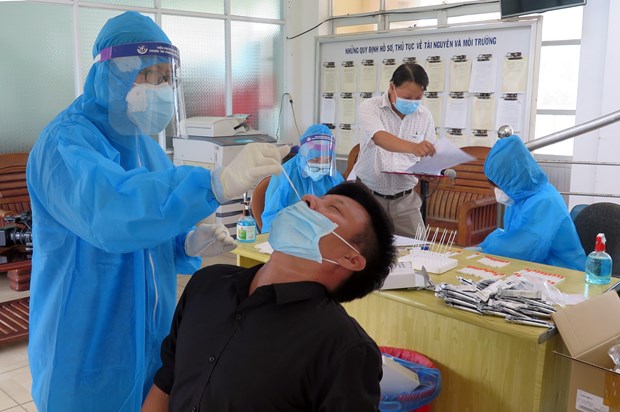 Vietnam’s COVID-19 infections cases surpass 44,000 hinh anh 1