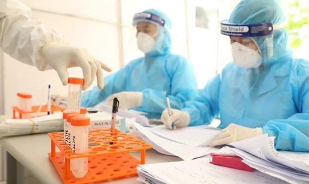 Vietnam speeds up COVID-19 testing to promptly discover infections hinh anh 1