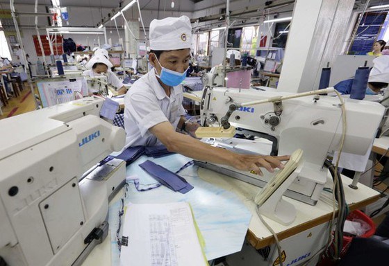 Govt rolls out interest-free loans for companies to pay salaries hinh anh 1