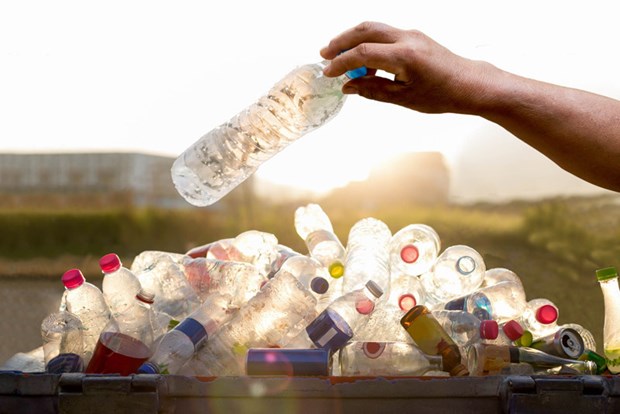 Vietnam sets to significantly cut use of single-use plastics by 2025 hinh anh 1