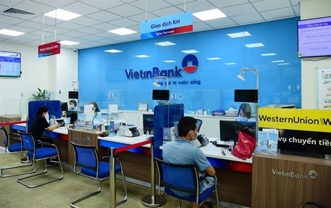 Vietinbank ensures positive business results while enhancing customers support hinh anh 1