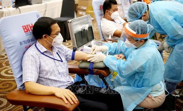 Blood donation campaign launched in HCM City amidst shortages due to COVID-19 hinh anh 1