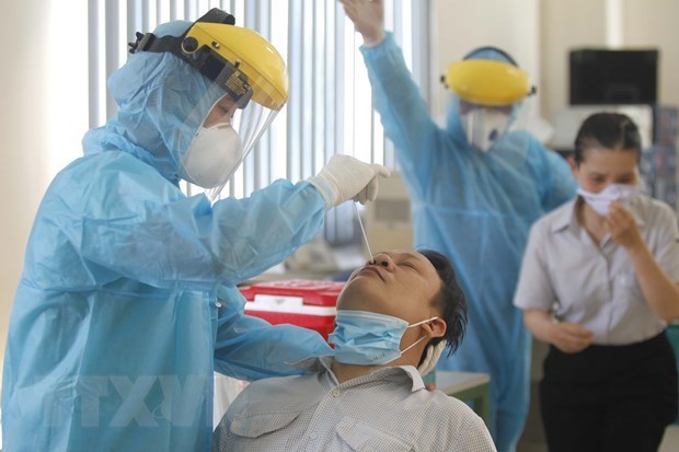 Labour confederation provide aid worth over 1.22 trillion VND to pandemic-hit workers hinh anh 1