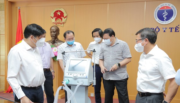 PetroVietnam donates 200 ventilators to treat severe COVID-19 patients hinh anh 2