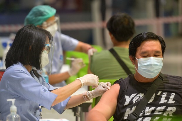 Thailand to receive 61 mln vaccine doses, Cambodia to vaccinate 10 mln people hinh anh 1