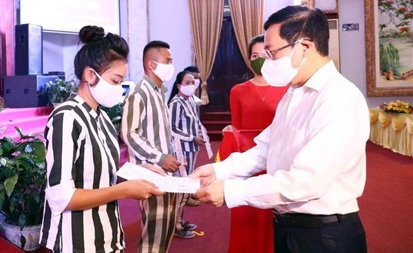 Deputy PM attends ceremony to announce amnesty decision in Thai Nguyen hinh anh 1