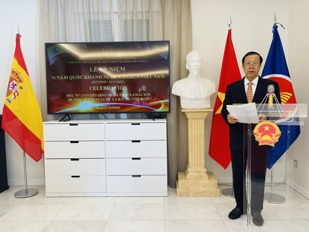 National Day celebrated in Spain hinh anh 1