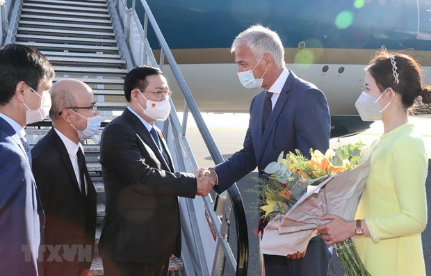 NA Chairman arrives in Brussels, beginning working visit to EP, Belgium hinh anh 1