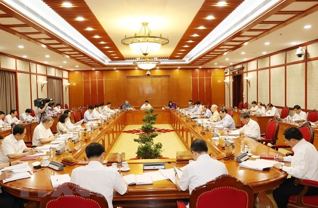Politburo gives opinions on socio-economic performance hinh anh 2