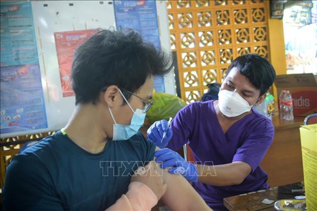 Indonesia receives more COVID-19 vaccines from China hinh anh 1