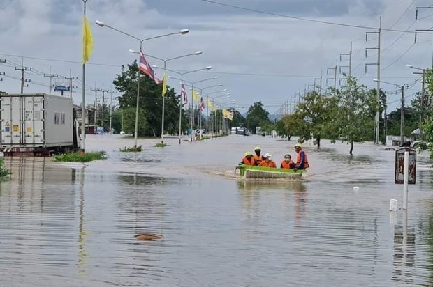 Thailand suffers from serious flooding hinh anh 1