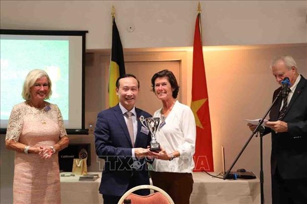 Golf tournament held in Belgium to raise funds for Vietnamese dioxin victims hinh anh 1