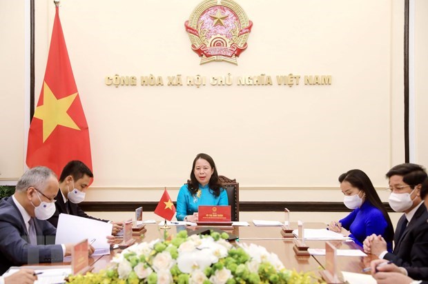 Vietnamese, Nigerian Vice Presidents hold phone talks hinh anh 1