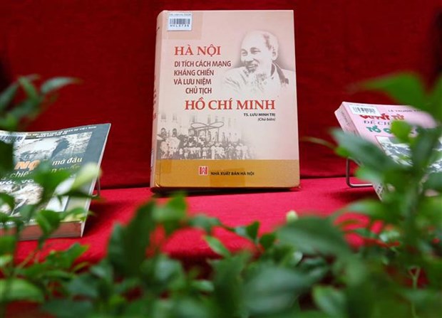 Exhibition opens to celebrate Hanoi's 67th liberation anniversary hinh anh 1