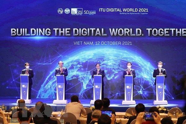 Vietnam commits to national, regional digital transformation hinh anh 2