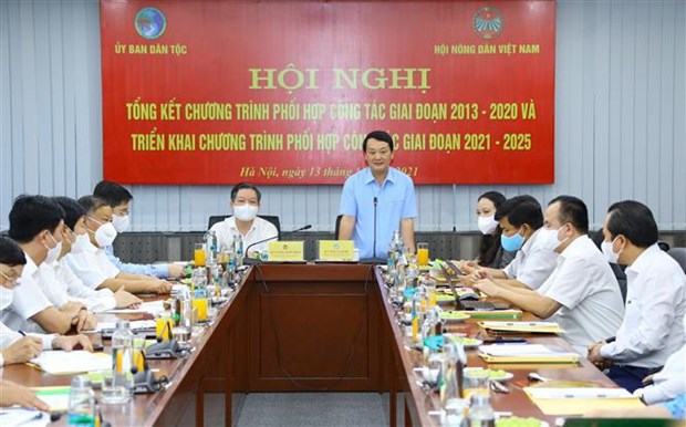 Coordination enhanced to improve livelihoods for ethnic minorities hinh anh 1