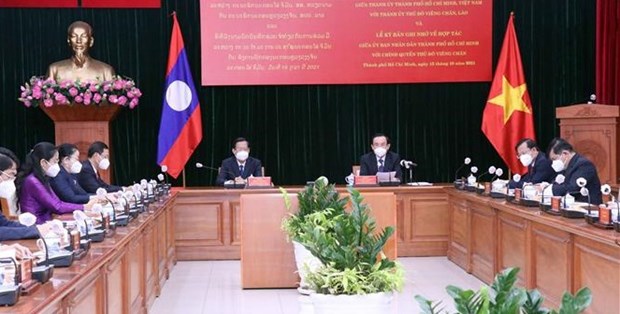 HCM City, Vientiane seal MoU for cooperation during 2021 - 2025 hinh anh 1