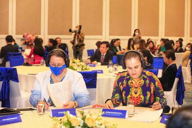 Vice President attends Vietnam Women Entrepreneurs’ Forum hinh anh 3