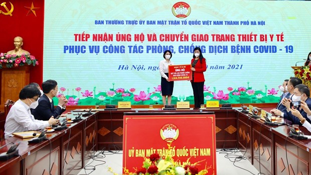 Hanoi receives donations for COVID-19 fight hinh anh 1
