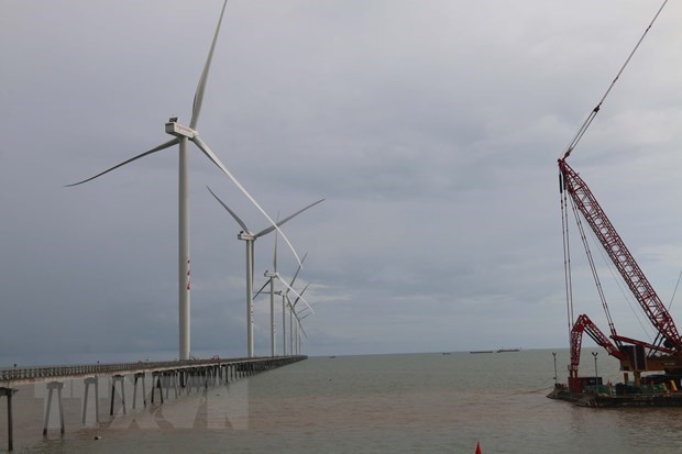 Poles of Tra Vinh’s biggest wind power project installed hinh anh 1