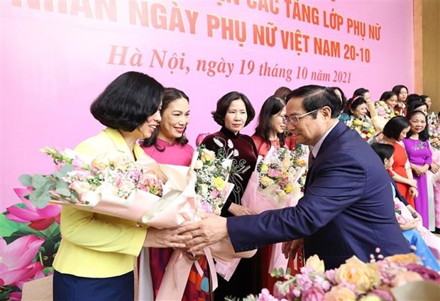 PM: Vietnam creates environment conducive to women’s advancement hinh anh 2