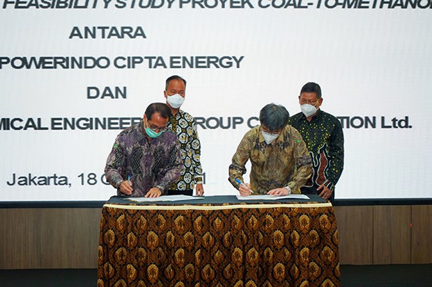 Indonesia, China begin feasibility study on 560 mln USD coal-to-methanol plant hinh anh 1