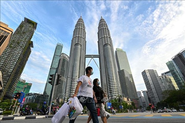 Fitch Solutions revises up Malaysia’s 2021 economic growth forecast hinh anh 1
