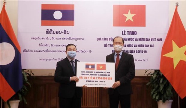 Vietnam offers 2.5 million USD, medical supplies to aid Laos’ pandemic fight hinh anh 1