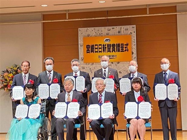 Vietnamese association in Japanese locality receives Miyanichi award hinh anh 1