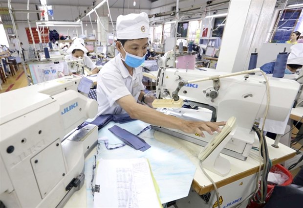Industrial clusters accelerate production after long break hinh anh 1