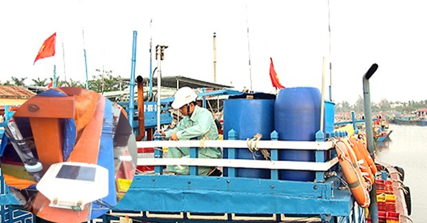 Tra Vinh: Over 210 fishing vessels equipped with monitoring devices hinh anh 1