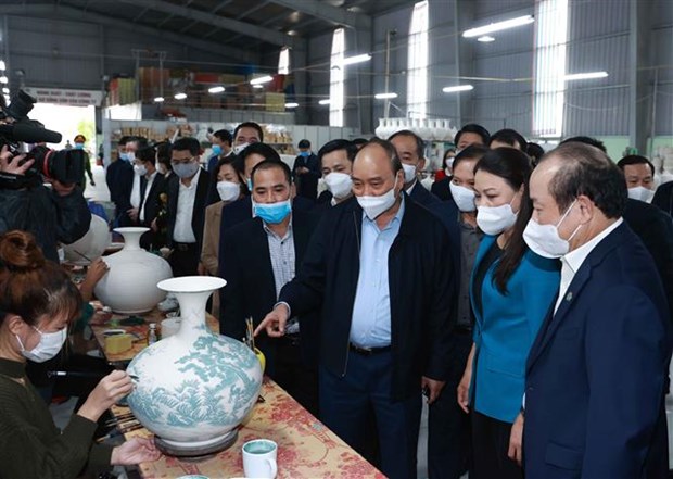 President visits outstanding cooperatives in Ninh Binh hinh anh 2