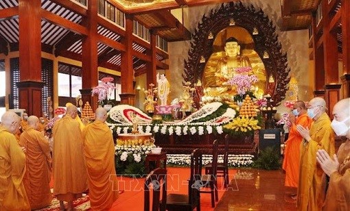 Webinar reviews Vietnam Buddhist Sangha’s 40-year development hinh anh 1