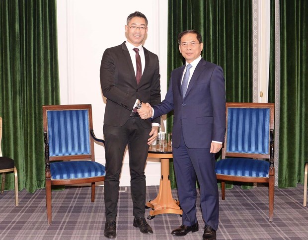 Vietnamese FM receives Honorary Consul of Vietnam in Switzerland hinh anh 1