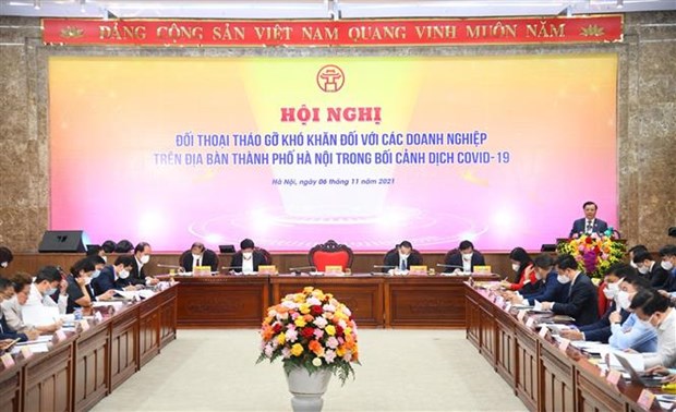 Hanoi seeks ways to help pandemic-affected firms solve difficulties hinh anh 1