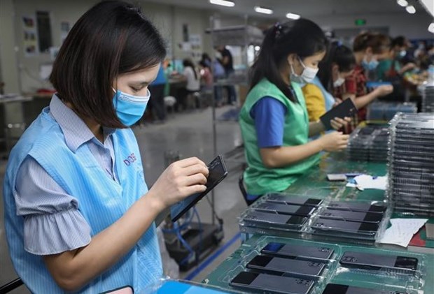 Over 98 percent of financial aid delivered to pandemic-hit workers hinh anh 1