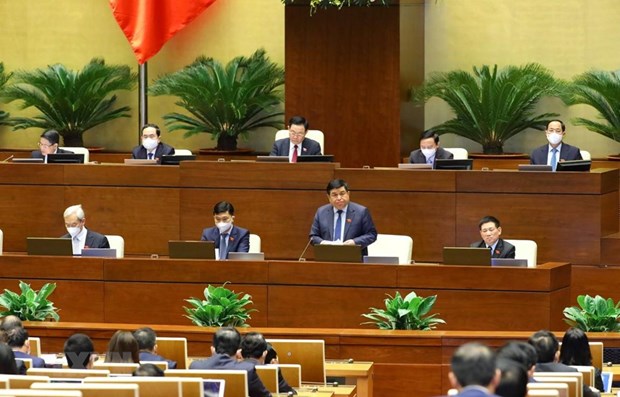 Three ministers present explanations on issues of NA deputies’ concern hinh anh 1