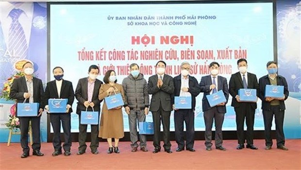 Largest-ever book series about history of Hai Phong introduced hinh anh 1