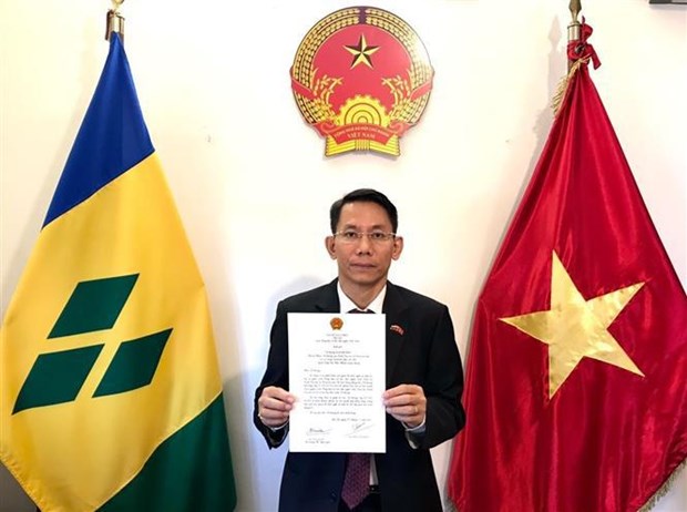 Vietnam values ties with Saint Vincent and the Grenadines hinh anh 1