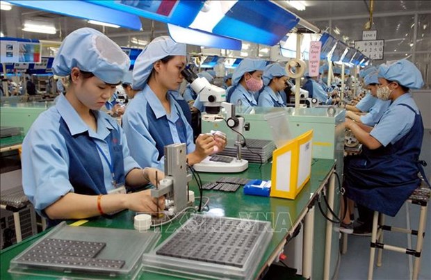 Foreign investment in Vietnam up 1.1 percent in 10 months hinh anh 1