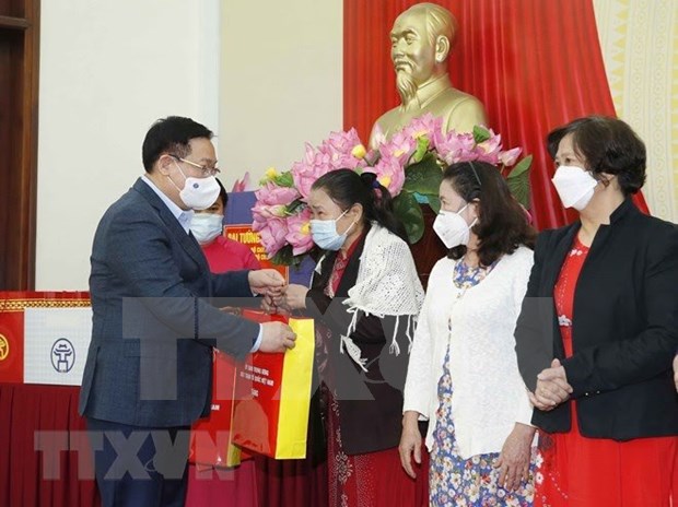 NA leader attends great unity festival in Hanoi’s Quan Thanh ward hinh anh 1